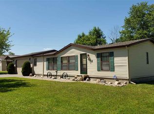 302 Ferris St, Houghton Lake, MI 48629