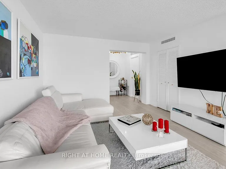 65 Harbour Sq #1304 — Photo 11