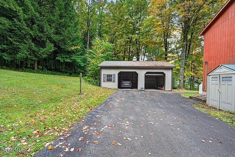 3rd image of 21 Dunham Pond Road