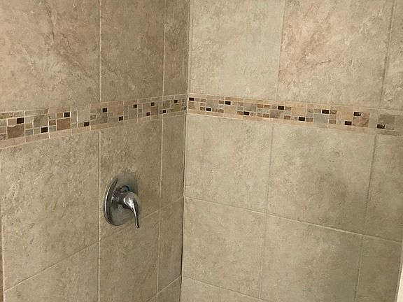 4th image of 609 Briarcliff Dr