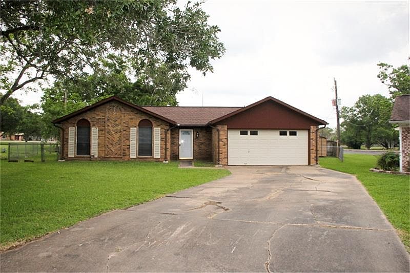 1st image of 1823 Linwood Dr
