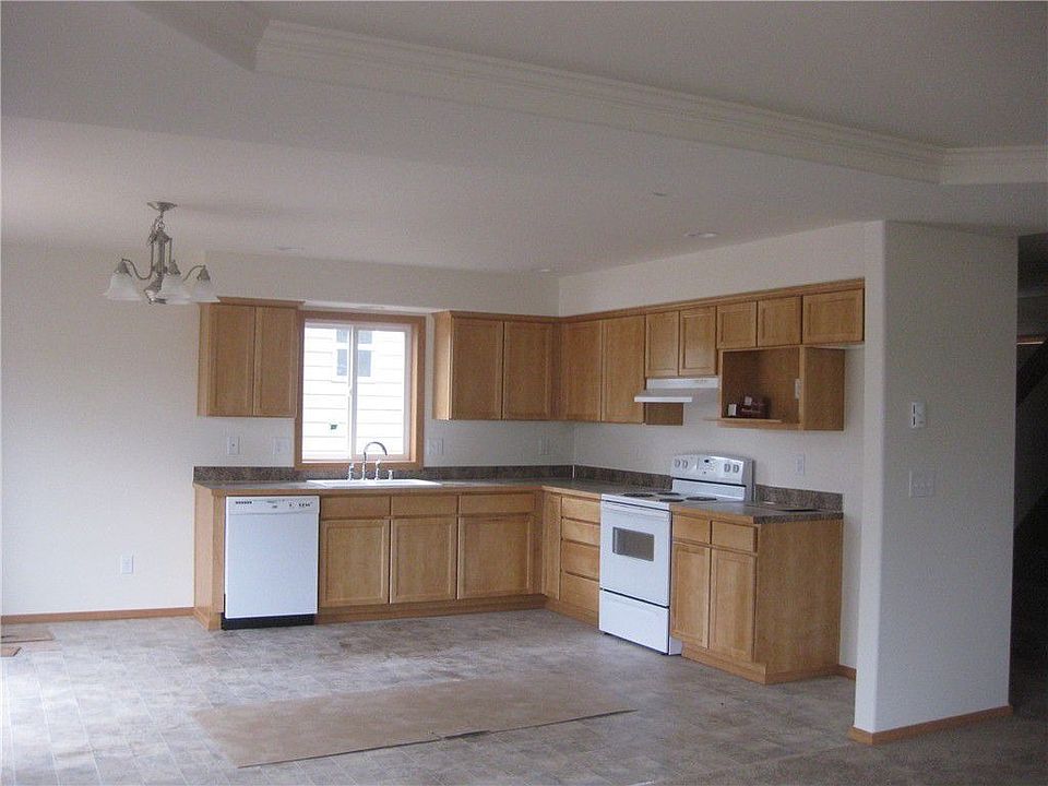 2nd image of 3312 80th Ave NE