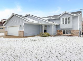 1712 Westwood Dr, Faribault, MN 55021