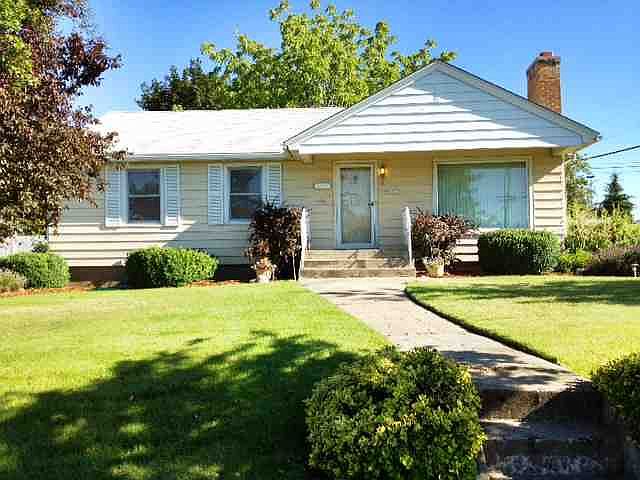 1st image of 2604 W Heroy Ave