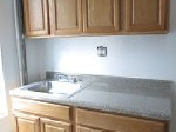 2nd image of 28 Saint Nicholas Pl APT 3B