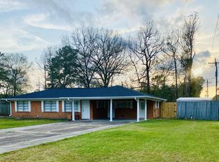40 Woodlawn St, Vidor, TX 77662