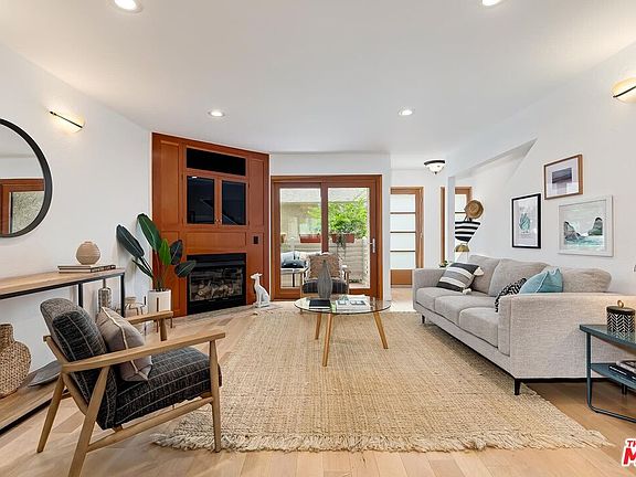 4th image of 2016 Euclid St APT 10