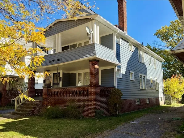 825 Helmsdale Rd, Cleveland Heights, OH 44112