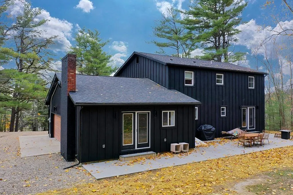 4 bed, 2.5 bath, 2840 sqft, $4,500 — Photo 4