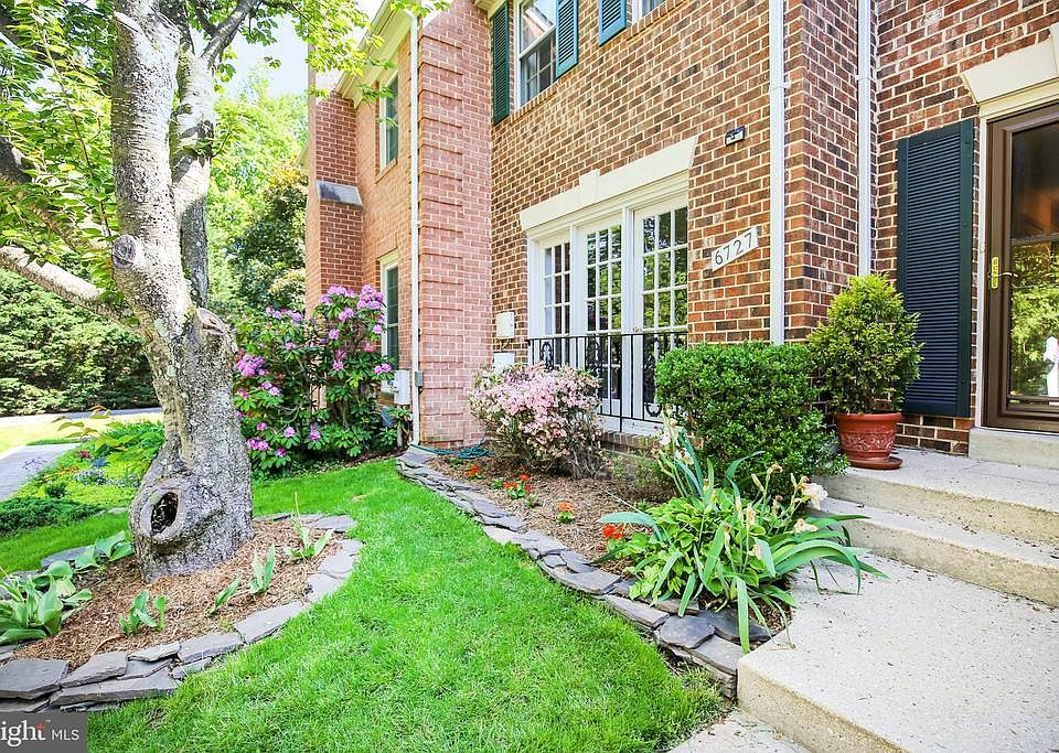 2nd image of 6727 Surreywood Ln