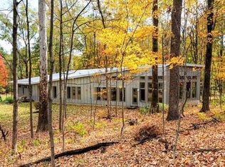 1 Buttonwood Ln, Rhinebeck, NY 12572