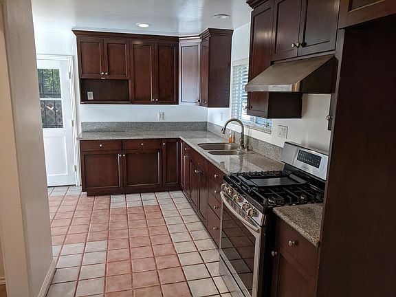 4th image of 2834 Santez Dr