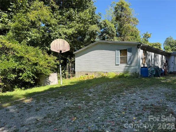 137 Nancy Mountain Rd, Rosman, NC 28772