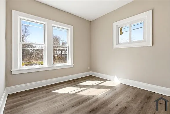 13802 Byron Ave — Photo 17