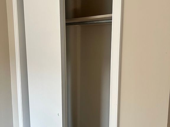 4th image of 88 Rose Dr