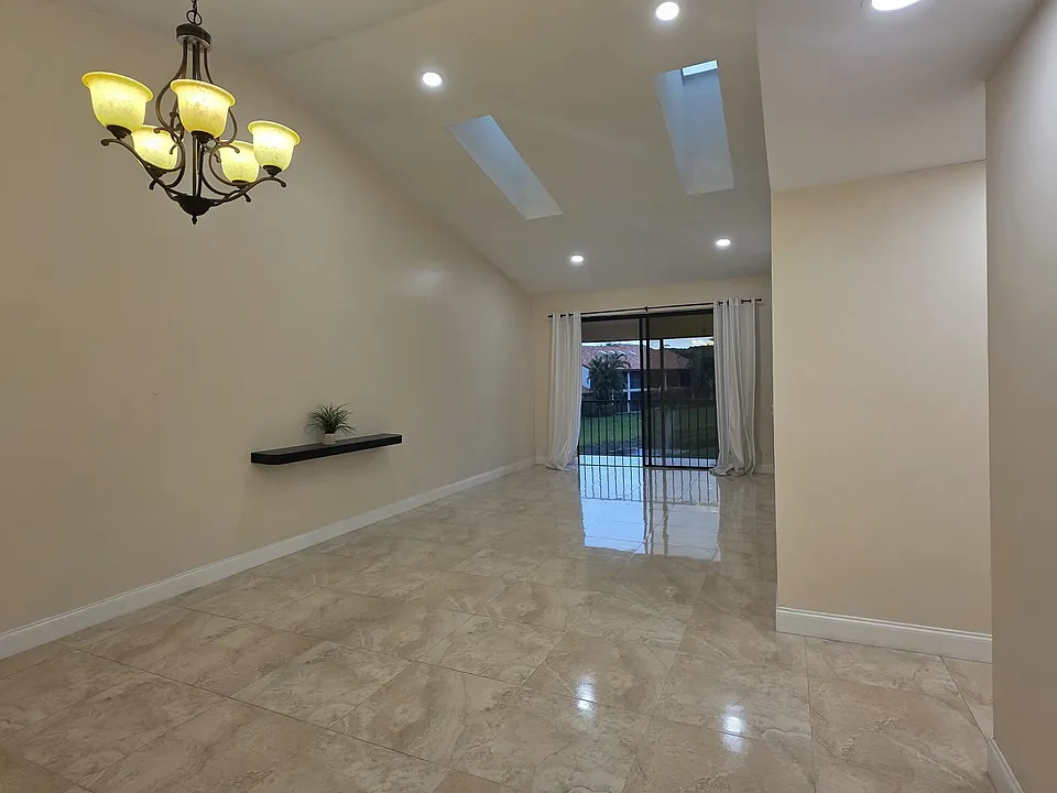 7743 La Mirada Dr