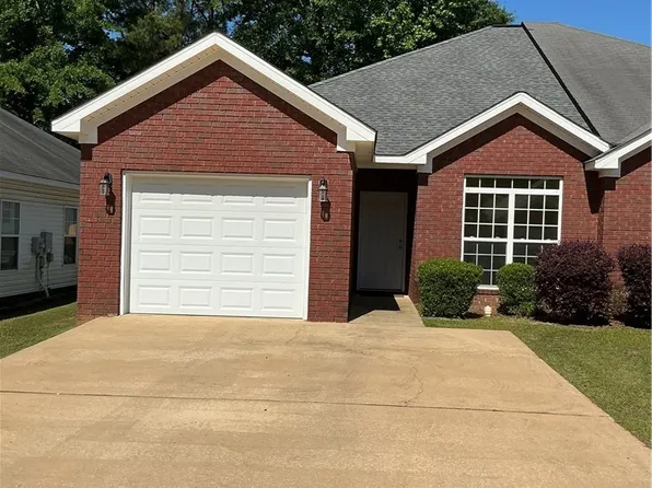 6632 Covington Villas Dr, Tuscaloosa, AL 35405