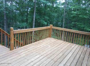 105 Cottonwood Ln, Dingmans Ferry, PA 18328