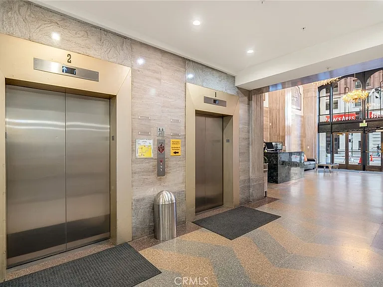 939 S Broadway #1001 — Photo 3