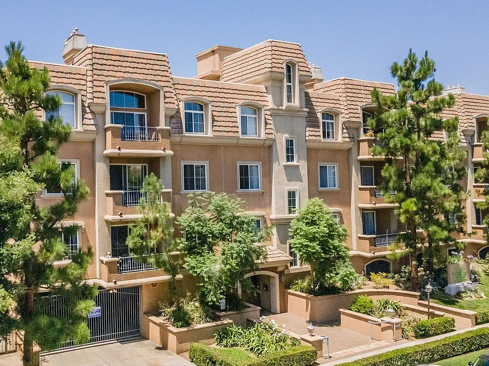 Lido Apartments - 3623 Jasmine Ave