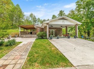 710 W Highland Dr, Gatlinburg, TN 37738