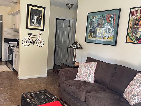 4th image of 460 S Grandview St #505