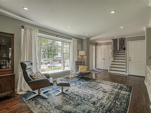 5th image of 8624 W 90th St