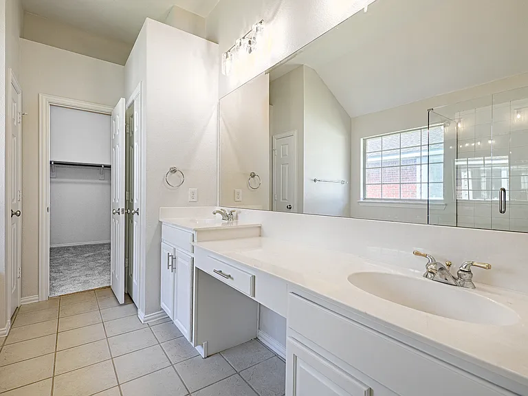 1404 Carriage Ln — Photo 26