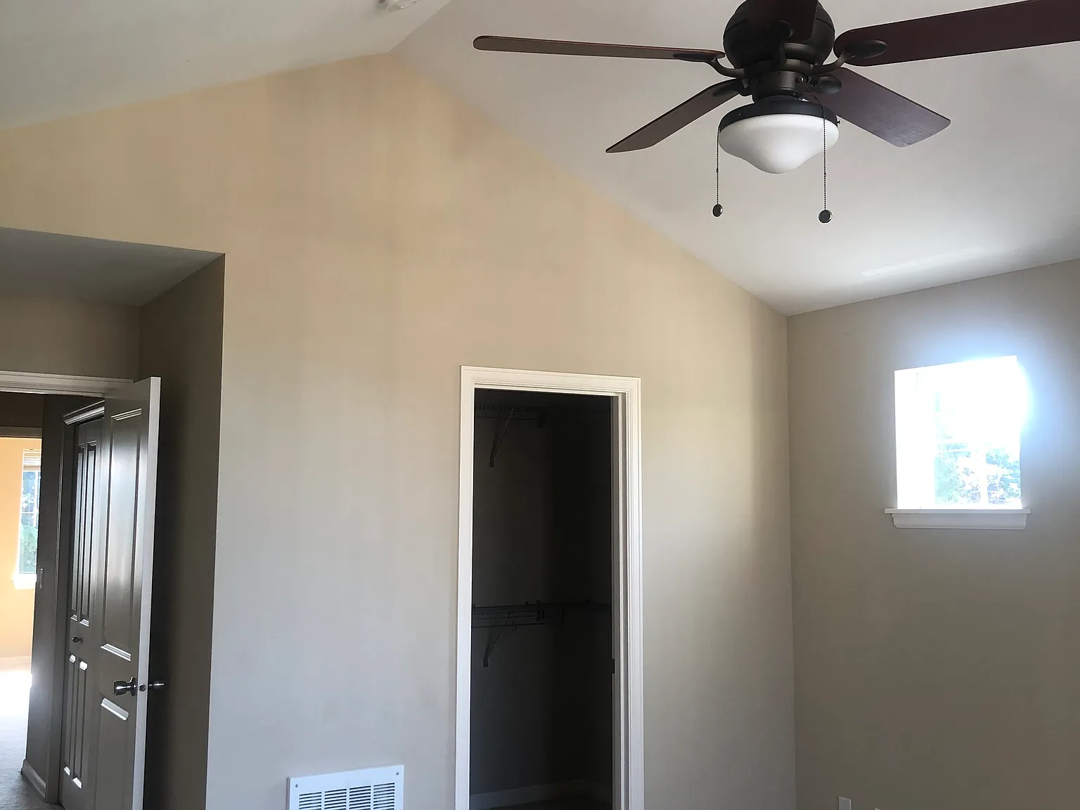 3 bed, 2.5 bath, 1724 sqft, $3,345 — Photo 4