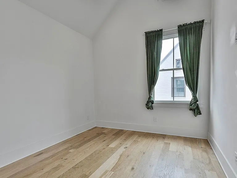335 Sage Ln — Photo 17
