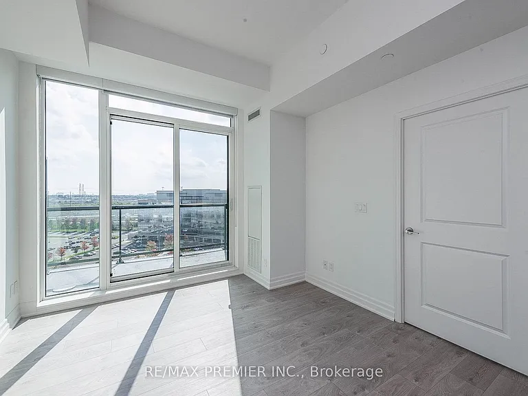 8 Rouge Valley Dr W #1211B — Photo 22