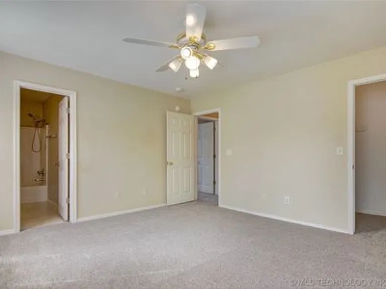 6331 S Newport Ave — Photo 7