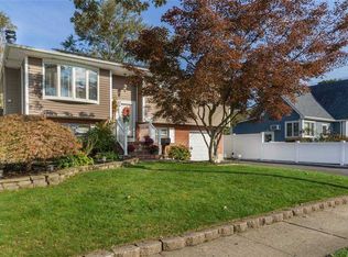 535 Grand Blvd, Deer Park, NY 11729