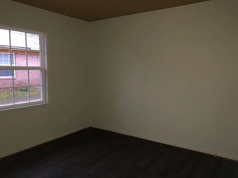 411 & 413 Nixon Ave SW — Photo 5