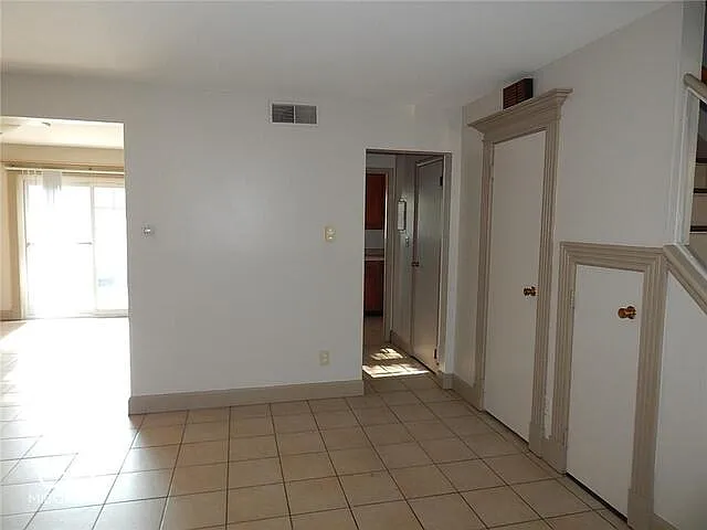 4847 Mount Vernon Dr — Photo 4