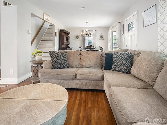 5th image of 72 Ellenel Blvd