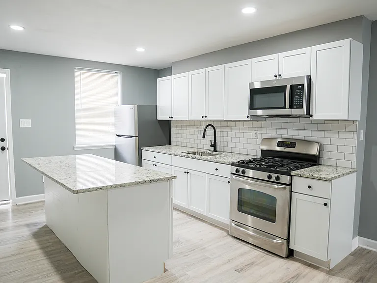 2436 Lauretta Ave — Photo 12