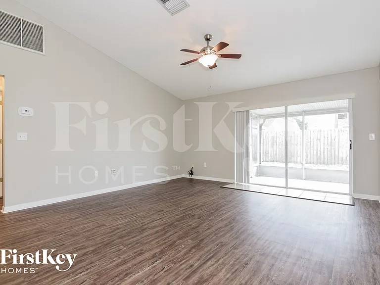 4705 Hunts Ct — Photo 4