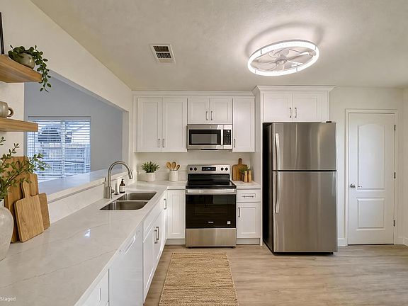 3rd image of 2242 Grand Canyon Way
