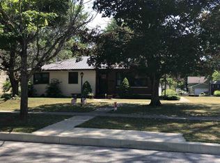 106 N Calhoun St, South Whitley, IN