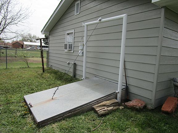 5th image of 321 Tignor St