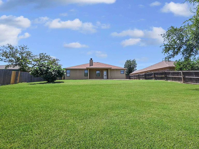 4802 Sapphire Dr — Photo 18