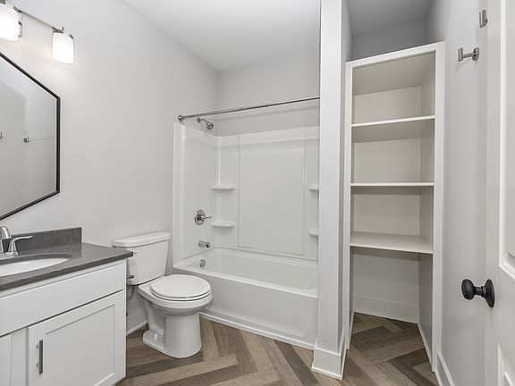 5th image of 411 11th St NW #2