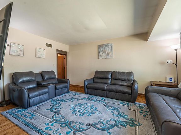 4th image of 301 S 92nd STREET