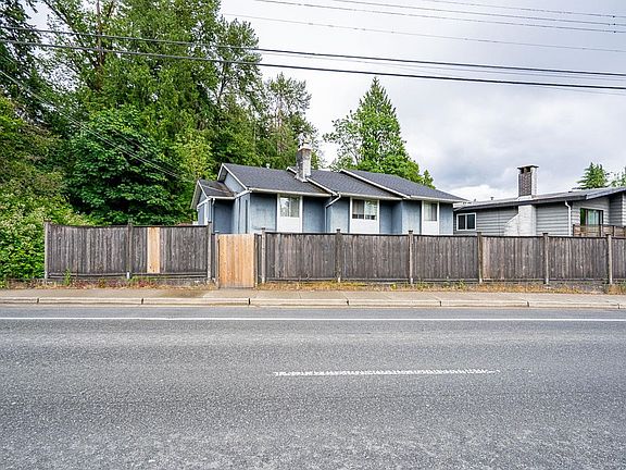2nd image of 1990 Capilano Rd