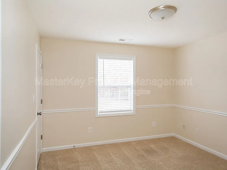 208 Pointe Crest Ct — Photo 11
