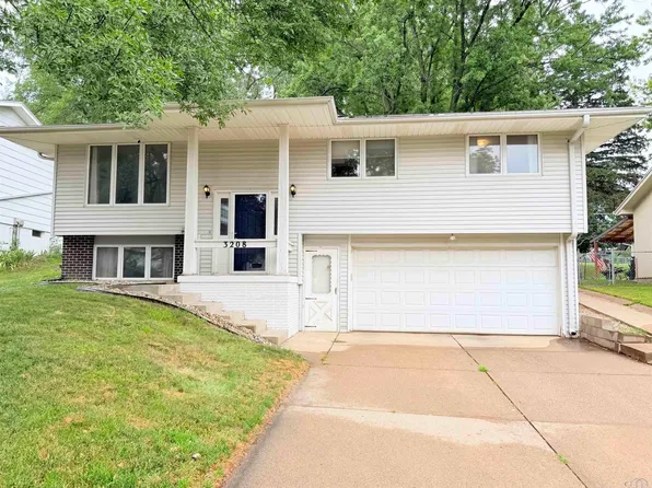 3208 Cheyenne Blvd, Sioux City, IA 51104