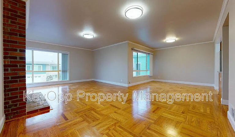 31 Crestline Ave — Photo 3