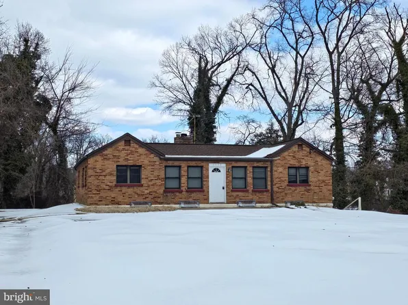 5110 S Barnaby Rd, Temple Hills, MD 20748