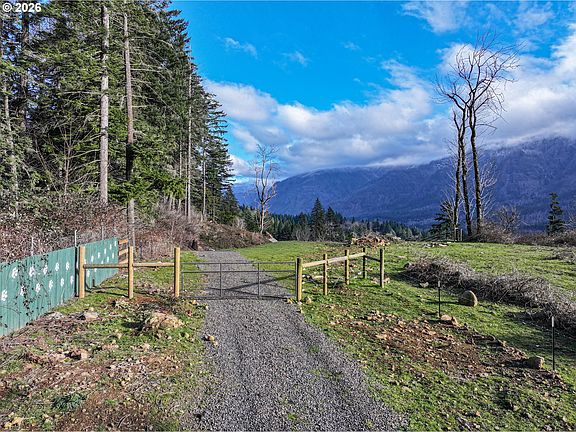 3rd image of 562 Woodard Creek Rd